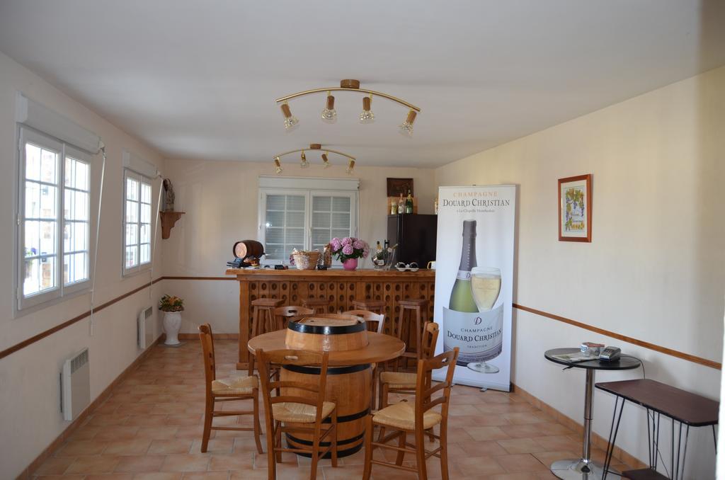 Chambres D'Hotes & Champagne Douard La Chapelle-Monthodon エクステリア 写真